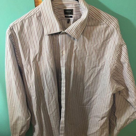 Multiple Shirts - Picture 4 of 8